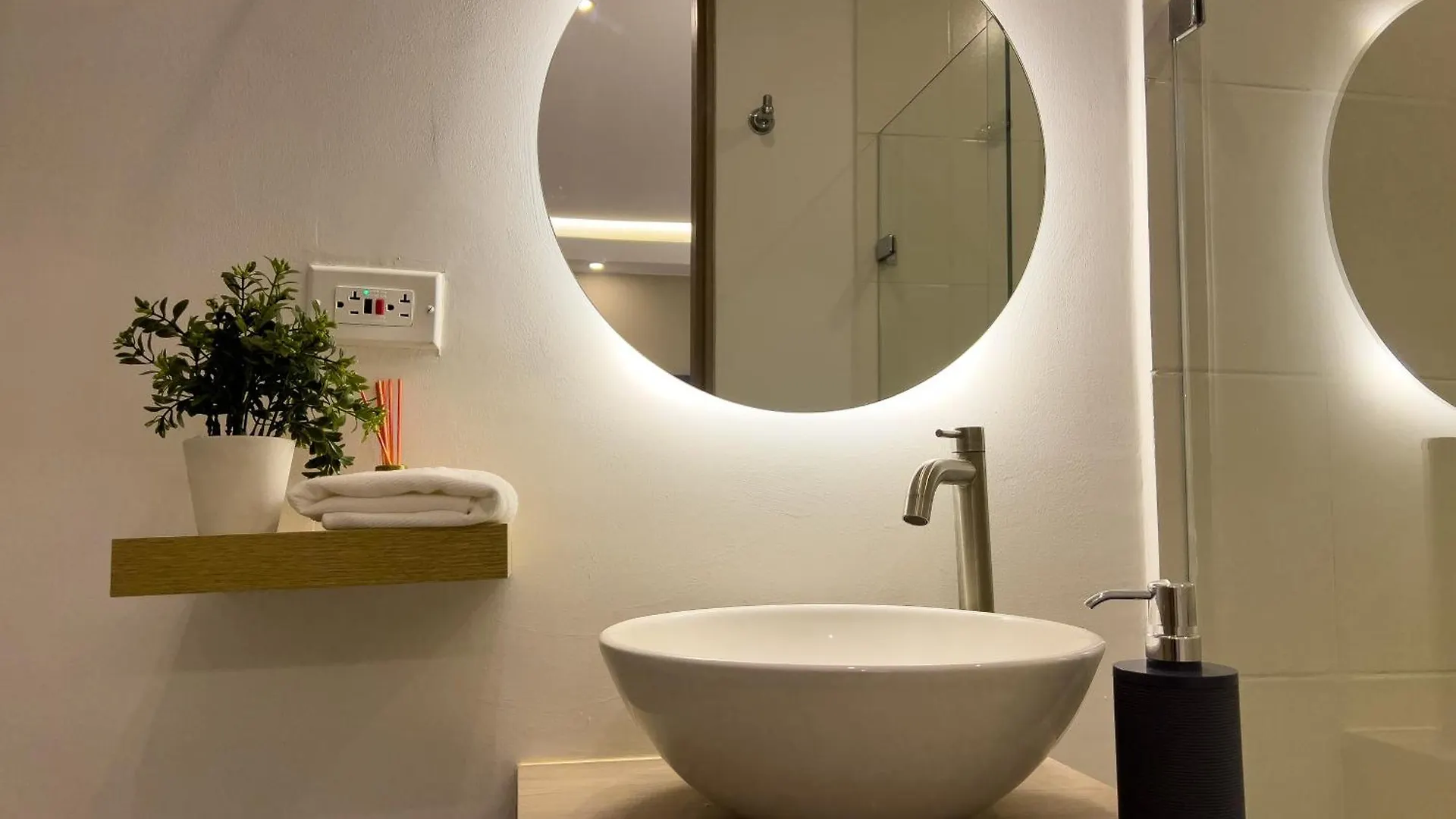 Lujoso Apartamento Cerca Al Aeropuerto Y Ciudad Amurallada Cartagena